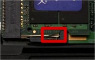 Ergots de barrettes de RAM dans un PC Portable